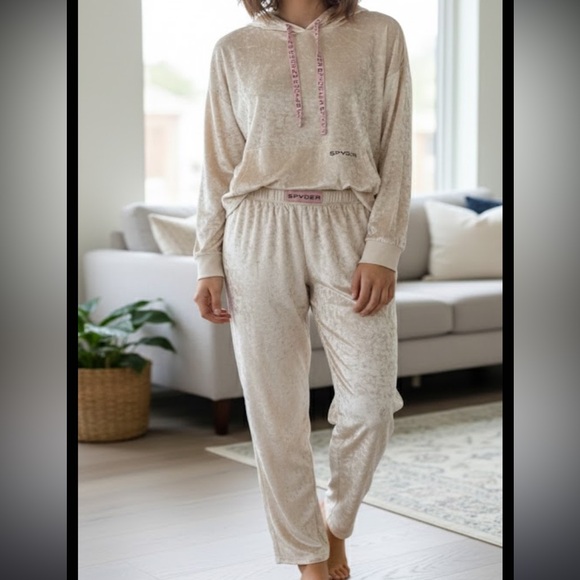 NWT -Spyder- 2 Piece Set Crushed Velvet Stretch Hooded Pajama Set sz XL